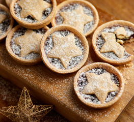 Mince Pies Board 2 Landscape (Crop To Square)