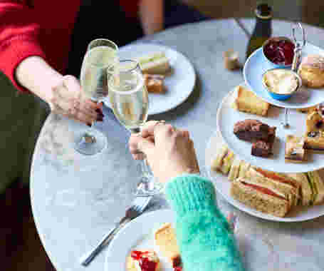 Afternoon Tea Lifestyle PROSECCO BTP Xmas 20241038 Webres