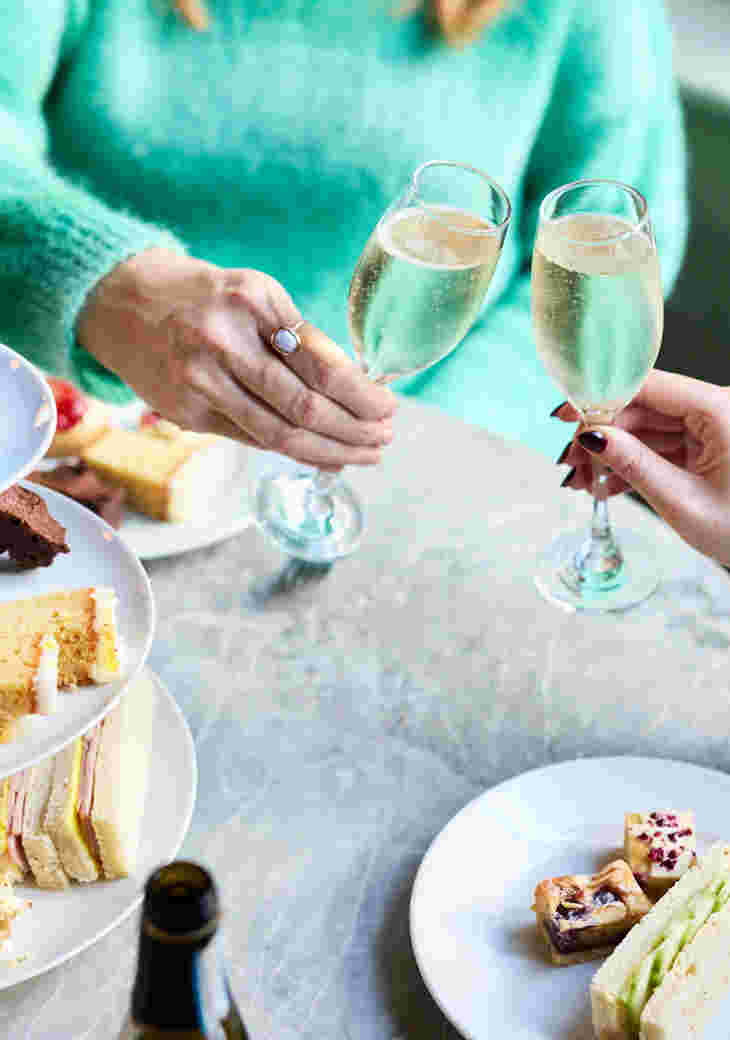 Afternoon Tea Lifestyle PROSECCO BTP Xmas 20241056 Webres