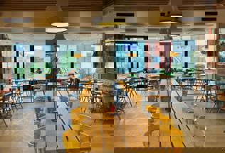 457330397 1520363342179752 8312630864391155963 N